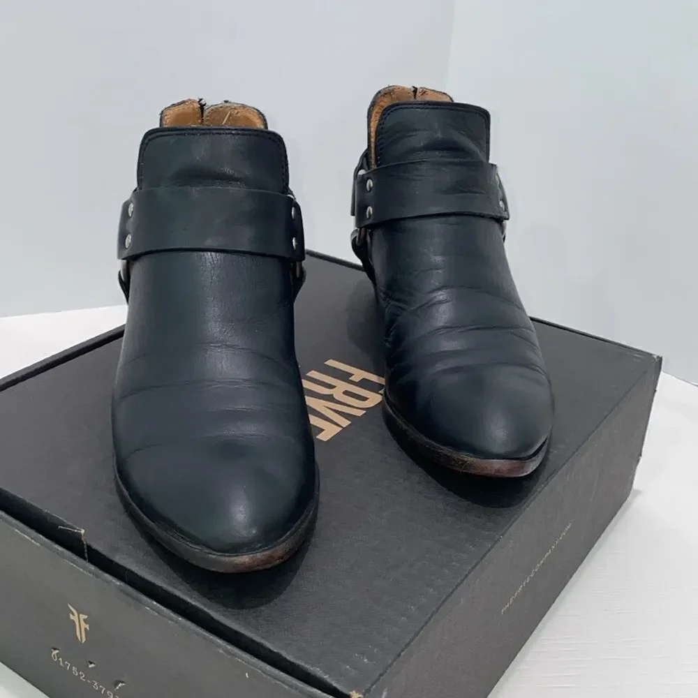 Frye Ray Harness Back Zip Black Size 7.5 Stacked Block Heel Metal Ring Detail